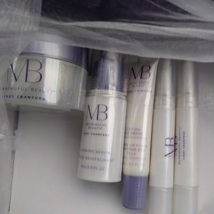 Meaningful Beauty by Cindy Crawford brand new